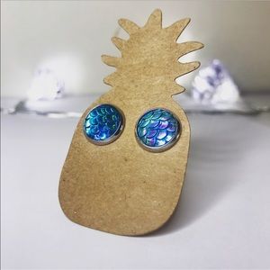 🧜🏼‍♀️Mermaid stud earrings ✨Teal